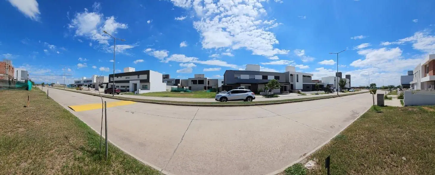Terreno a la venta en San Ignacio Village  , Fondo Norte ,Etapa 1, central, el mejor!!! 3