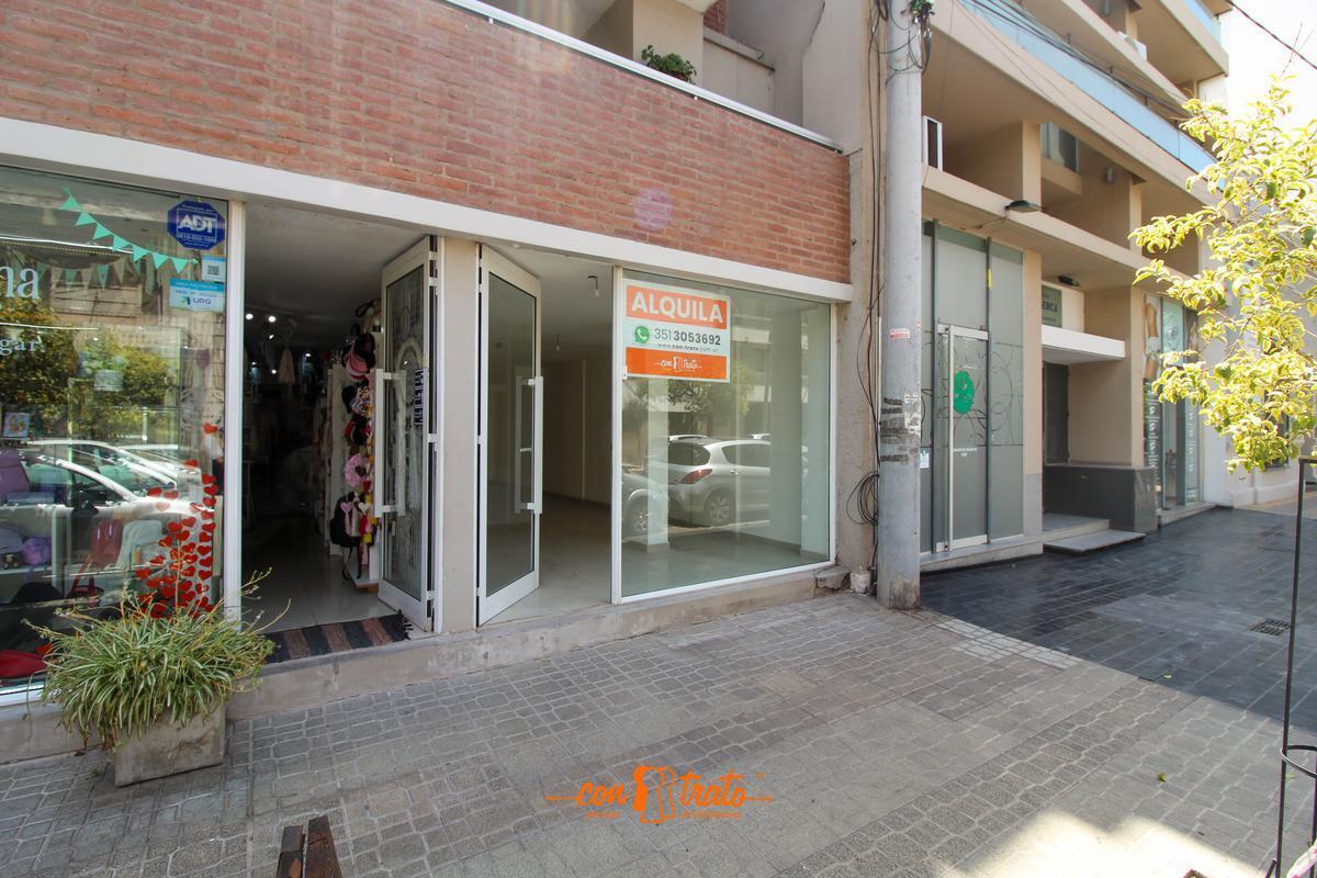 Local comercial 48 m2º en alquiler en Barrio General Paz | Vidriera y patio propio.
