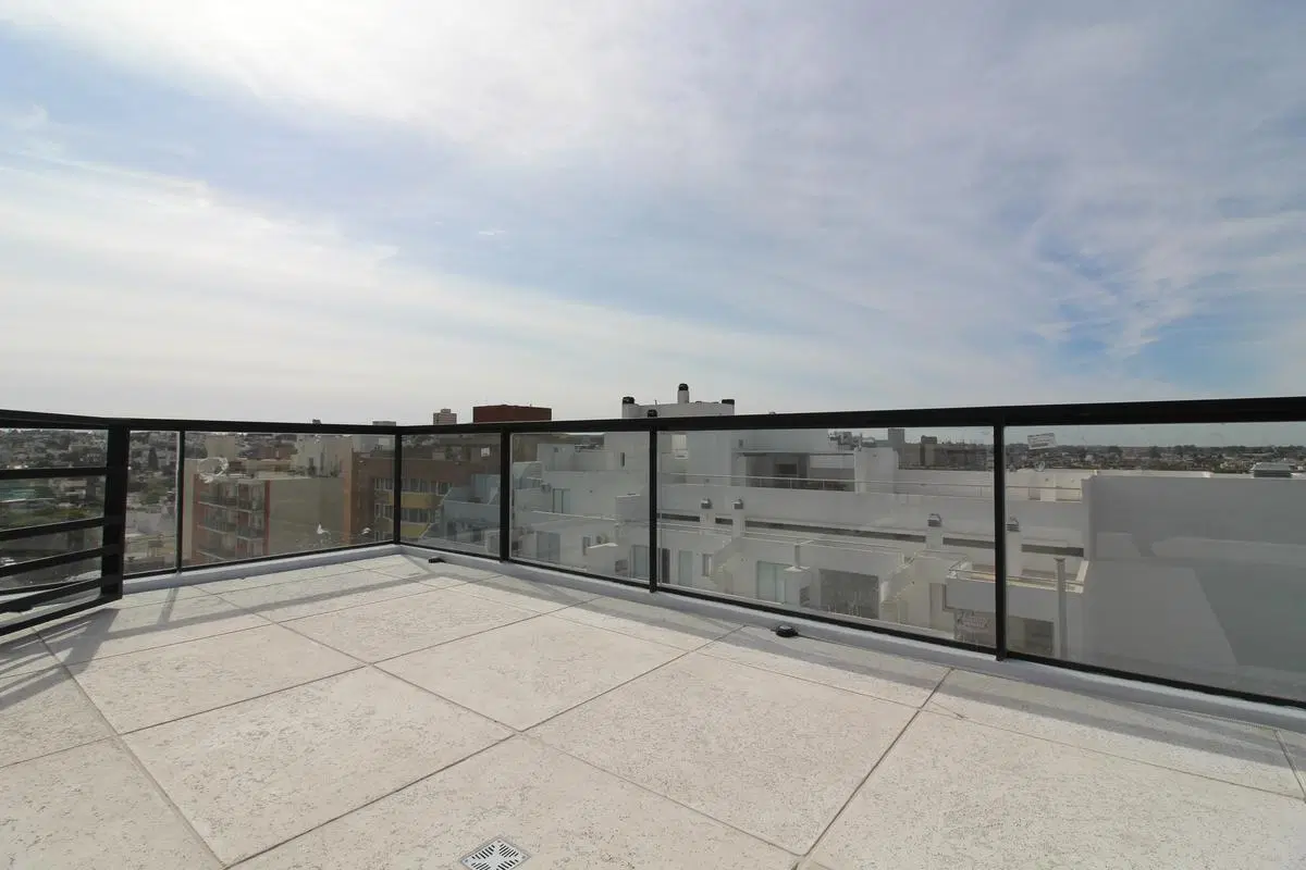 Dpto. 1 dormitorio HERMOSO!! Balcón amplio 2º piso externo. BºGeneral paz. Edif. con pileta y asador 3