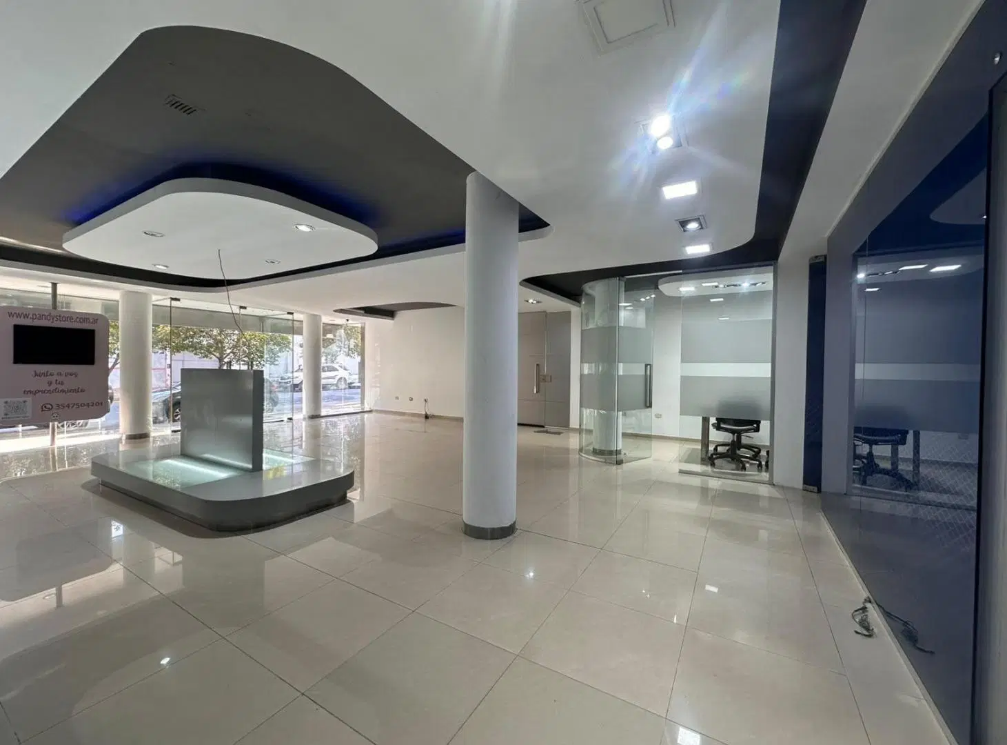 Excelente Local Comercial de 100 m² con Patio y Cochera | General Paz 2