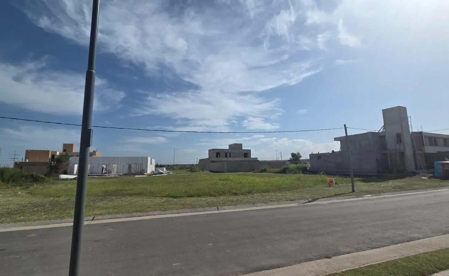 Lote de 618 m2 Frente a Espacio Verde!  Docta AVENIDA 2 , financiación!!! Apto duplex 5