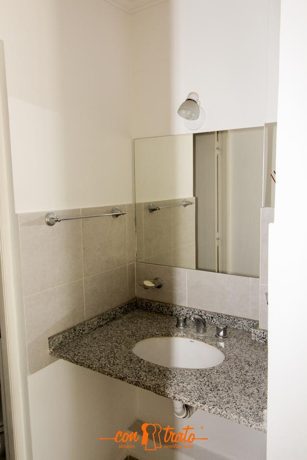 Foto de Dpto. 1 dormitorio amplio tercer piso EXTERNO con balcón Bº General paz, imagen 3