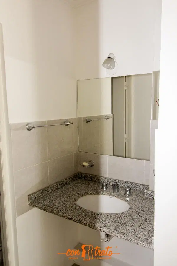 Dpto. 1 dormitorio amplio tercer piso EXTERNO con balcón Bº General paz 3