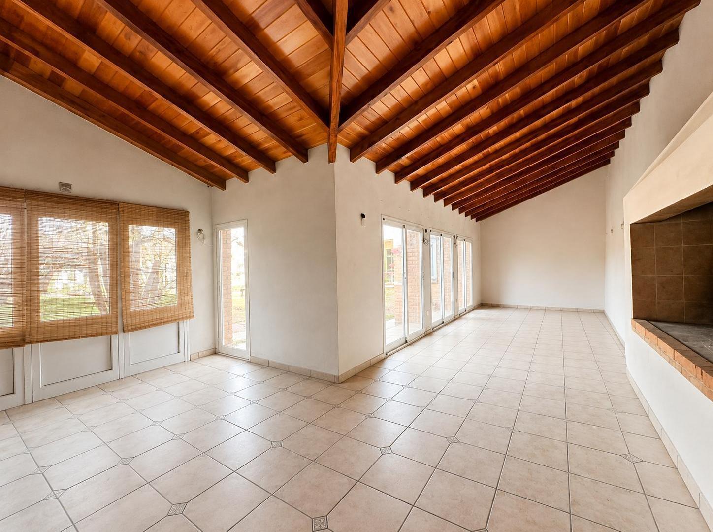 Foto de Casa 3 Dorm, Depto Independiente y Quincho | 1.159 m² Terreno | Apta, imagen 5