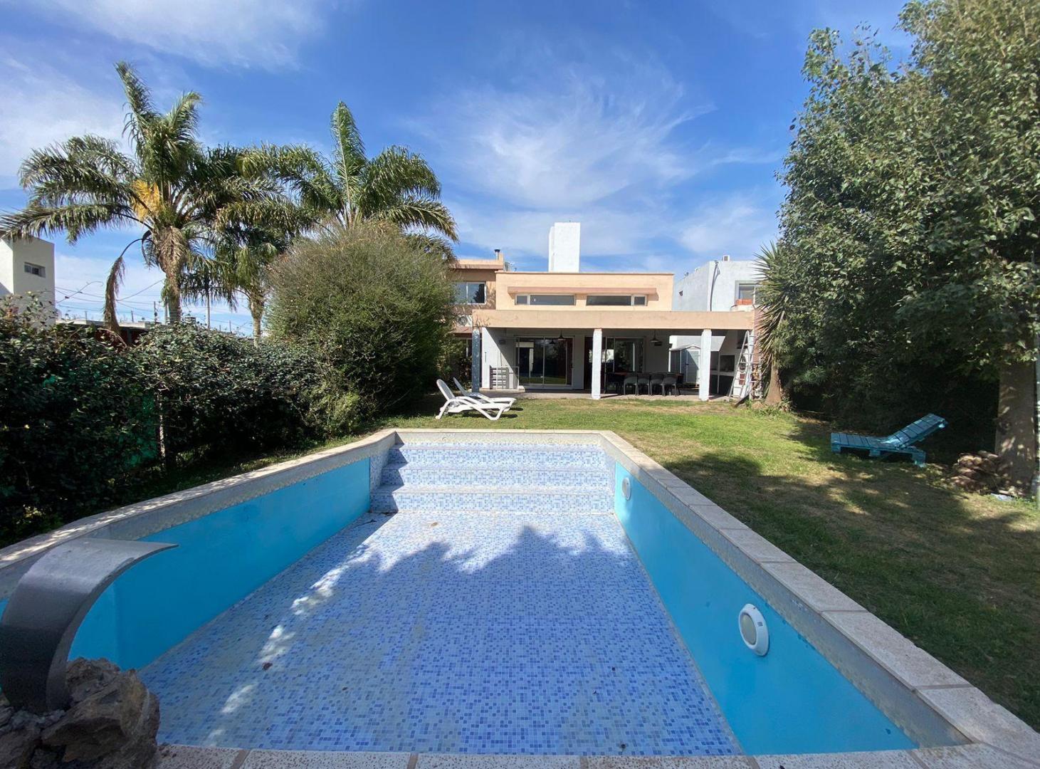 Foto de Casa en Alquiler 4 Dorm Piscina | Dormitorio en PB | Tejas del Sur 3, imagen 1