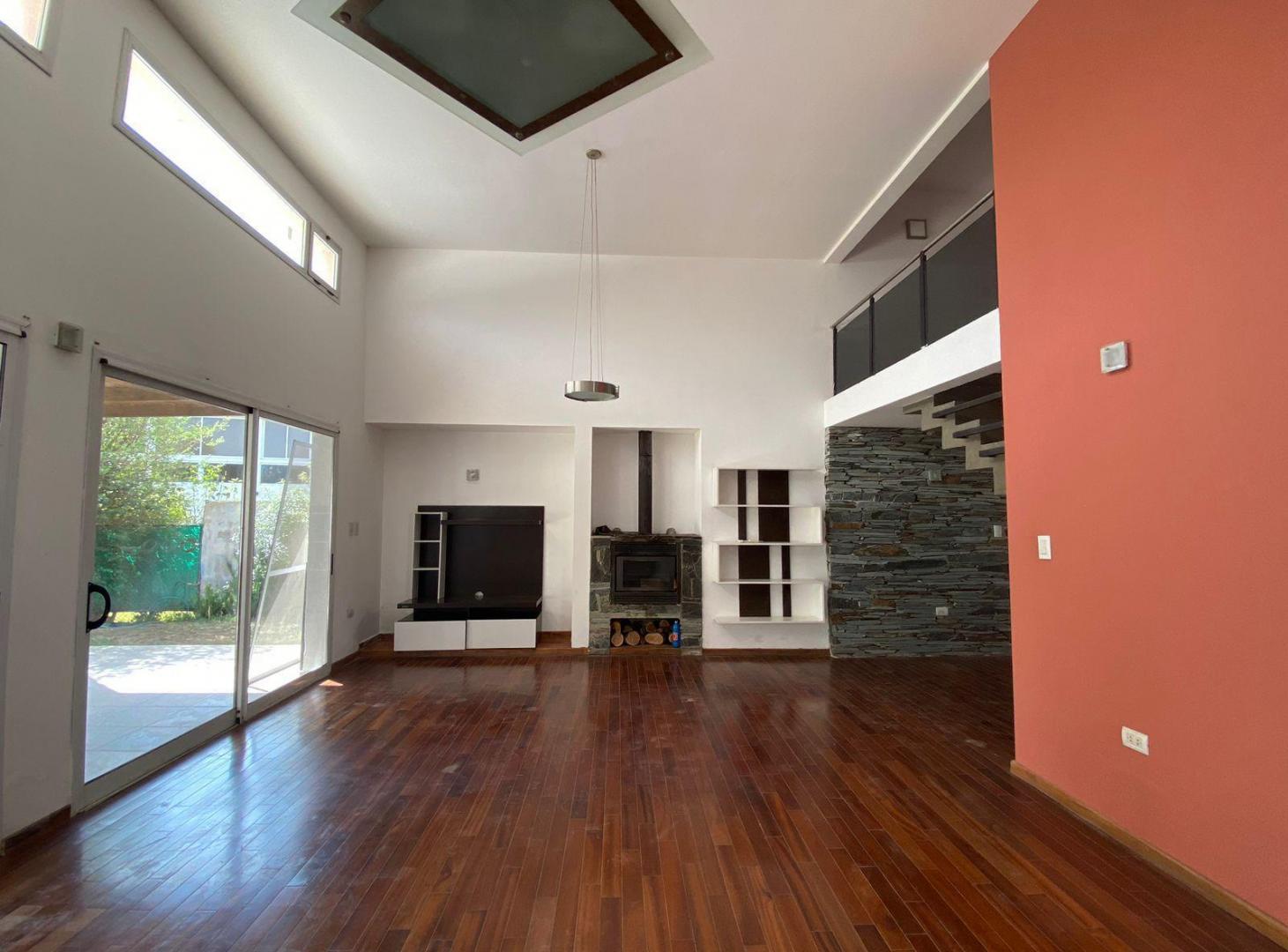 Foto de Casa en Alquiler 4 Dorm Piscina | Dormitorio en PB | Tejas del Sur 3, imagen 4