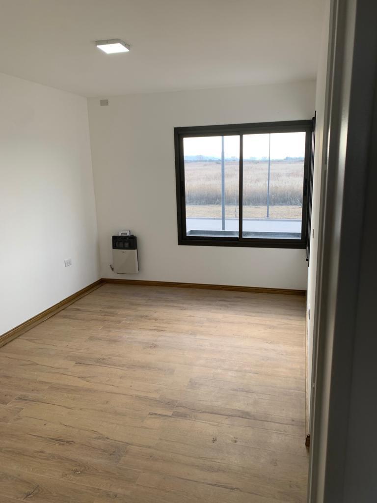 Foto de ALQUILO Dúplex 3 dorm. en DOCTA etapa 1 - 3 baños ingreso para vehículo, imagen 4
