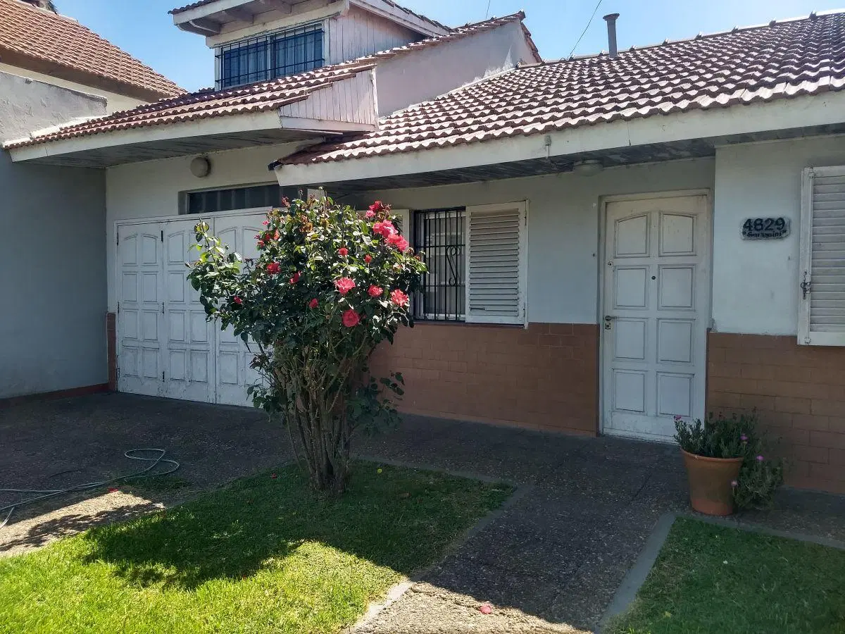 Casa En Venta En Barrio La Gloria 2
