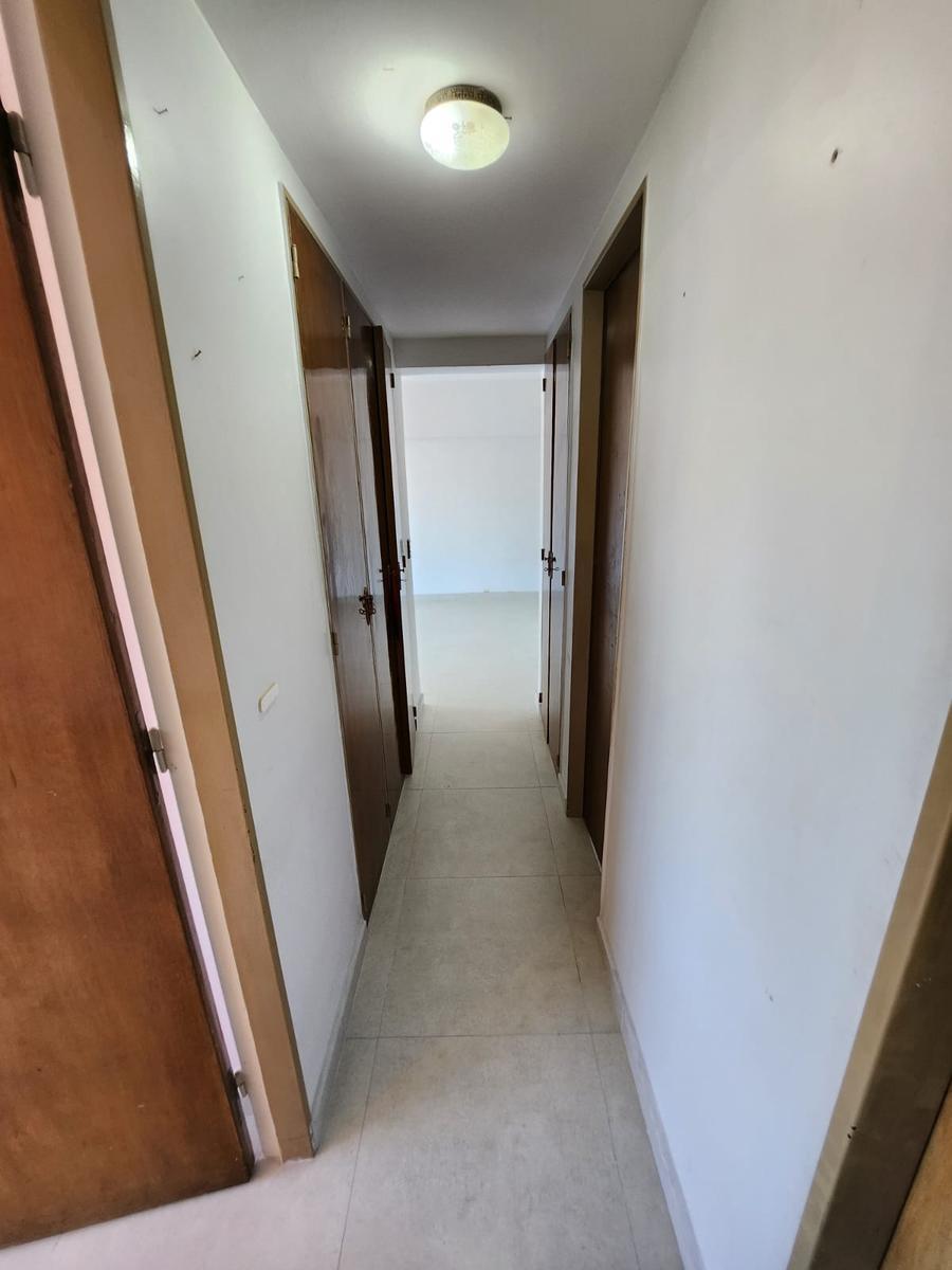 Departamento 3 Amb. Al Frente con Balcón 2