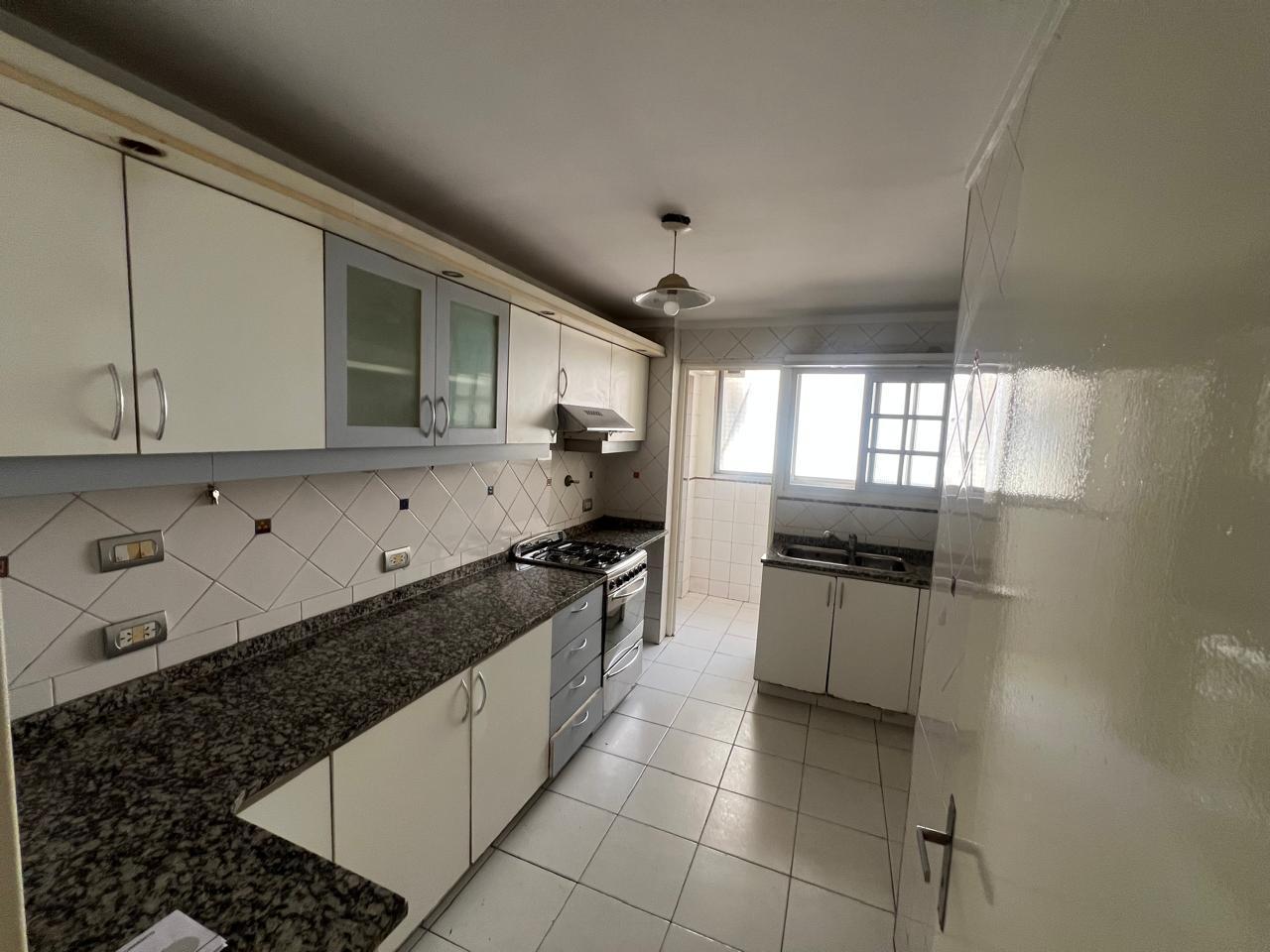 Foto de Departamento de 4 ambientes con dependencia de servicio, Cochera y, imagen 4