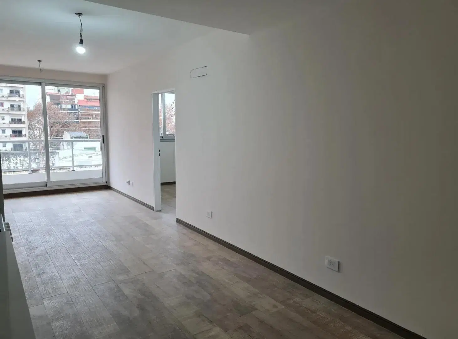 Luminoso Departamento de 2 Ambientes con Vestidor y Baño en Suite, Perfecto para Inversión 3