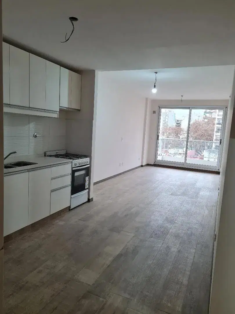 Luminoso Departamento de 2 Ambientes con Vestidor y Baño en Suite, Perfecto para Inversión 2