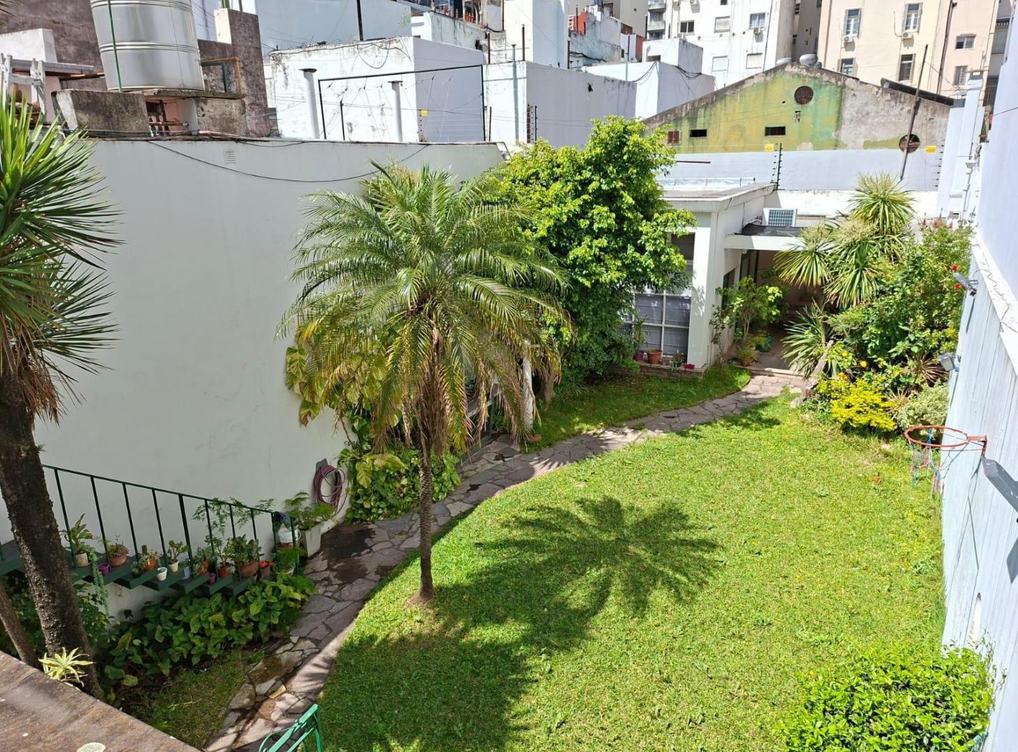 Foto de Casa en Caballito / AMPLIA CASA 6 AMBIENTES CON PARQUE Y COCHERA., imagen 5