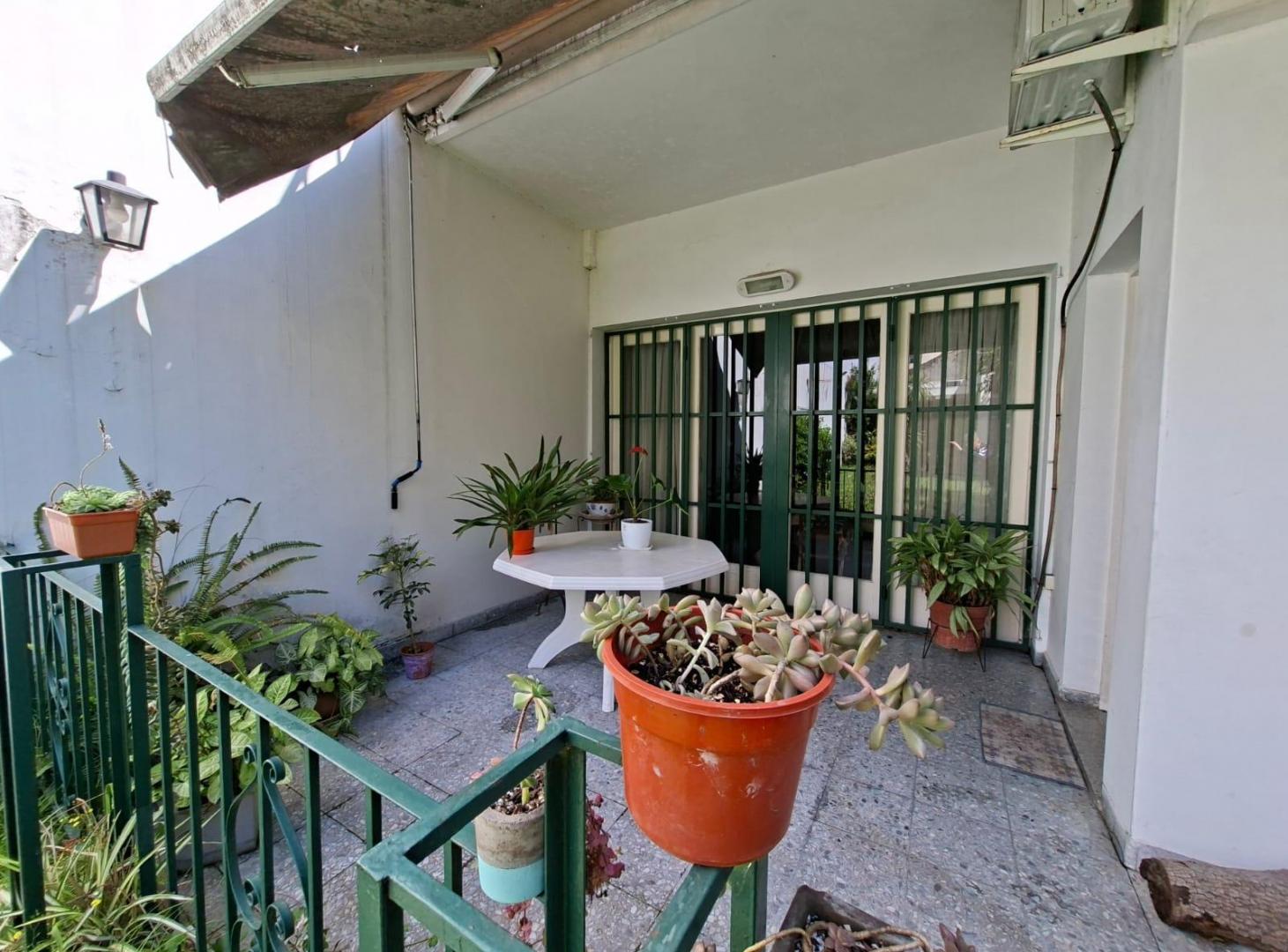 Foto de Casa en Caballito / AMPLIA CASA 6 AMBIENTES CON PARQUE Y COCHERA., imagen 3