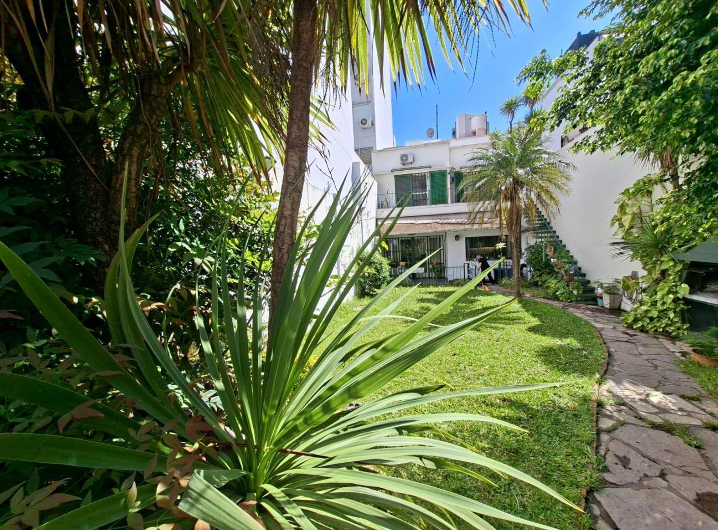 Foto de Casa en Caballito / AMPLIA CASA 6 AMBIENTES CON PARQUE Y COCHERA., imagen 1