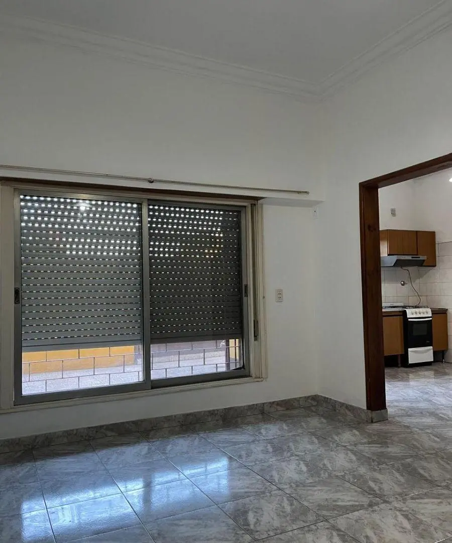 V. Adelina (Amancio Alcorta 3965) Ph 3 ambientes con patio. Planta baja 3