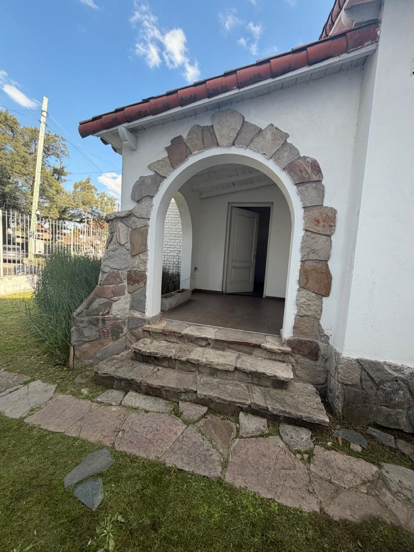Foto de Casa 5 ambientes en venta. Zapiola 1100. Castelar, imagen 4