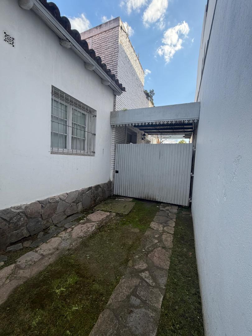 Foto de Casa 5 ambientes en venta. Zapiola 1100. Castelar, imagen 3