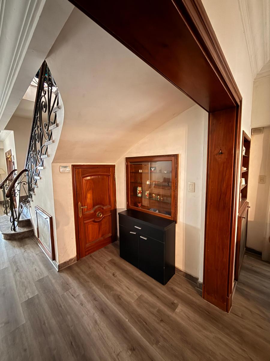 Venta PH de 6 Ambientes con Entrada Independiente en Villa Urquiza 1