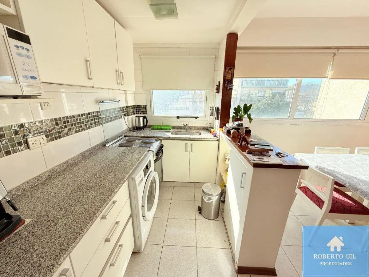 Departamento en venta de 3 ambientes con terraza  y Cochera en Agronomía 3