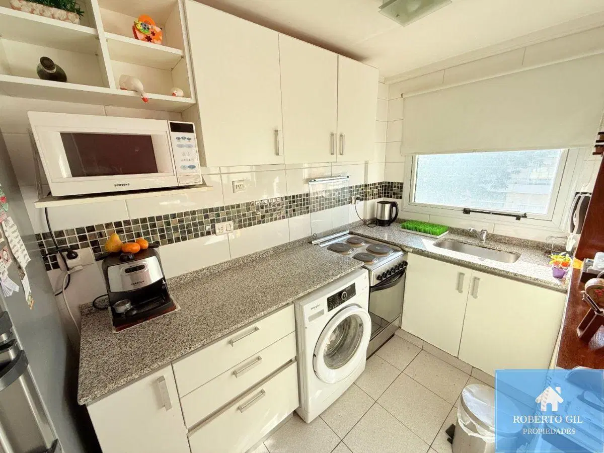 Departamento en venta de 3 ambientes con terraza  y Cochera en Agronomía 4
