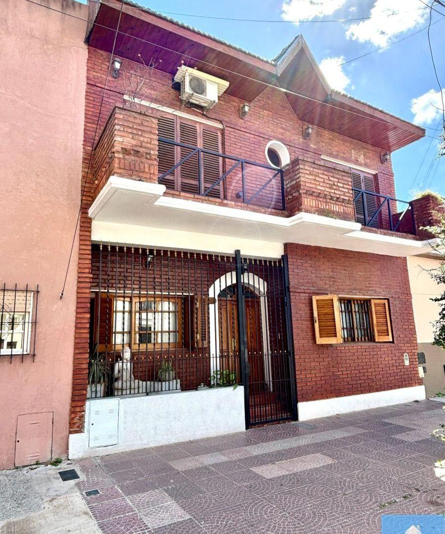 Foto de Casa en venta en Liniers 5 ambientes, imagen 1