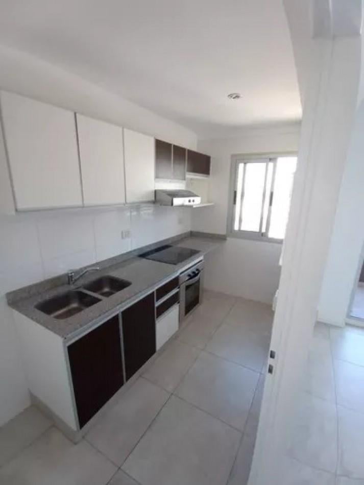 Venta Departamento 2 Amb con Balcón en Marcos Sastre 2800 Villa del Parque