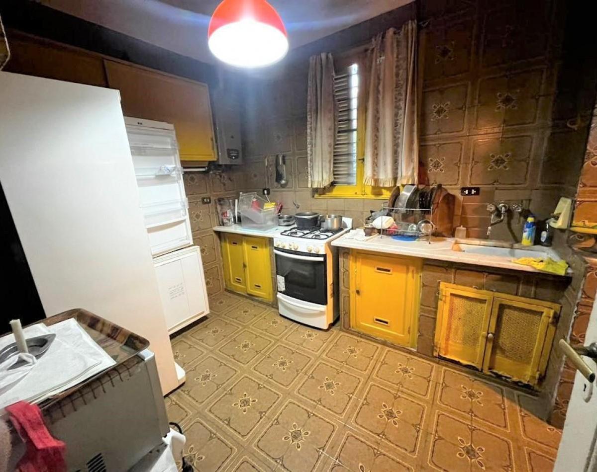 Venta Casa 7 Amb con Patio y Terraza en Fray L. Beltran 100, Flores 2