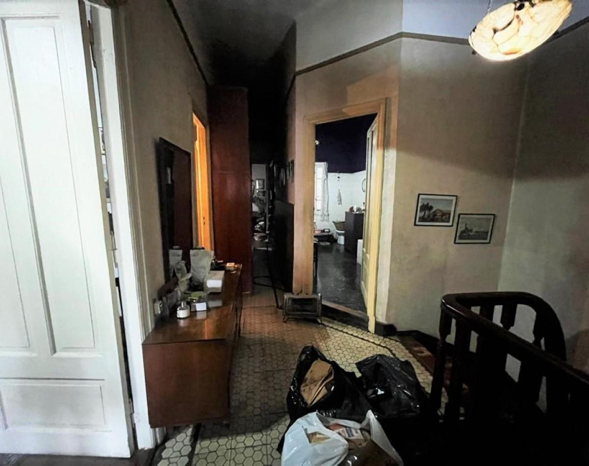Venta Casa 7 Amb con Patio y Terraza en Fray L. Beltran 100, Flores 3