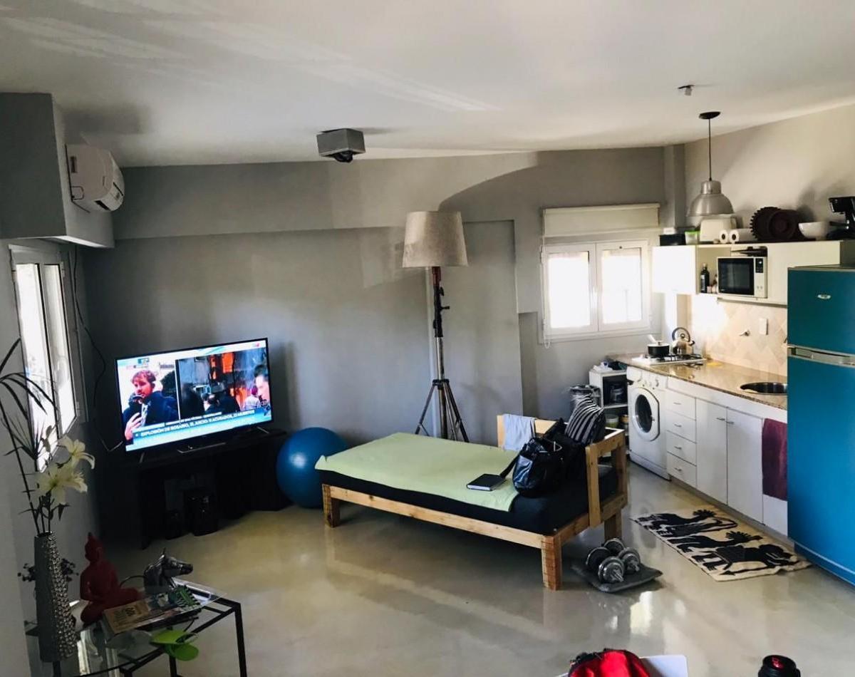 Venta PH 3 ambientes reciclado a nuevo con balcon en Palermo.