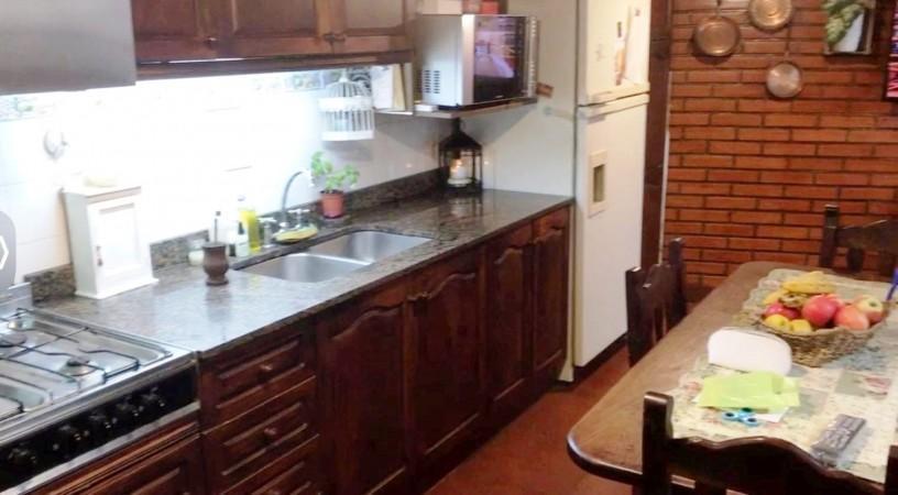 Hermosa Casa 5 Amb con Jardin en Parque Chacabuco 2