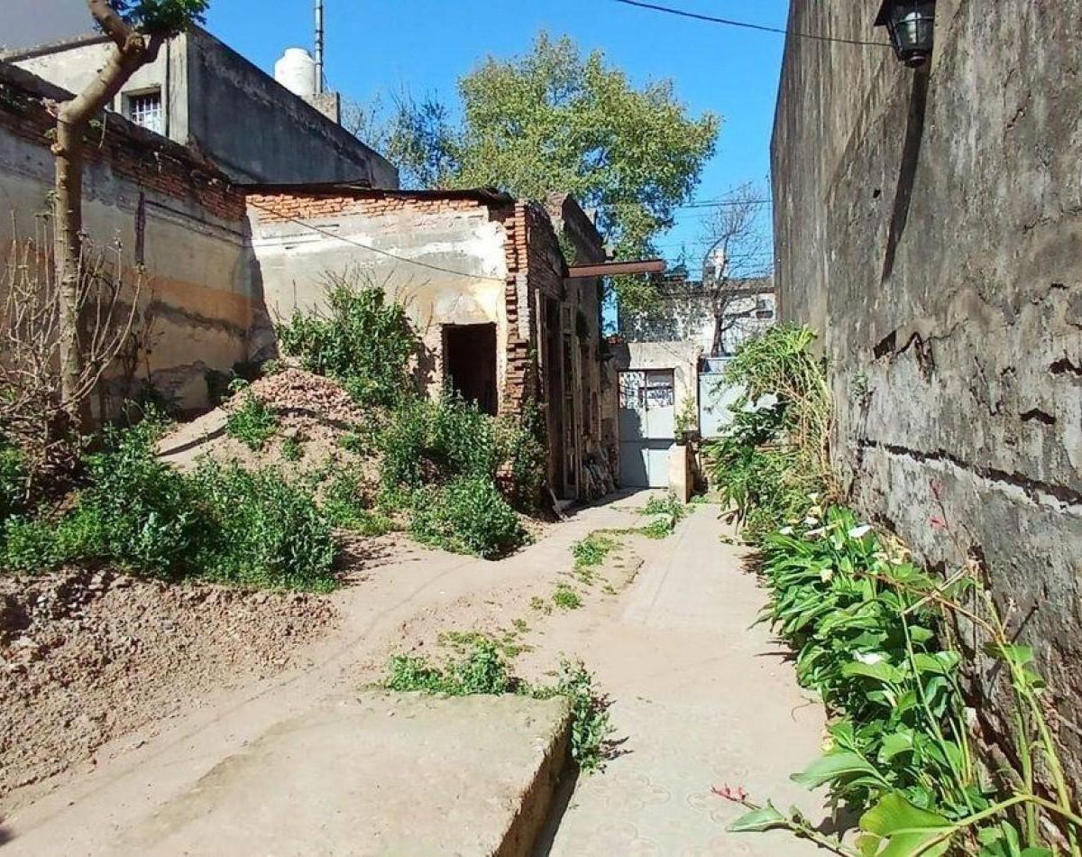 Venta Lote en Av Varela 700, Flores. 4