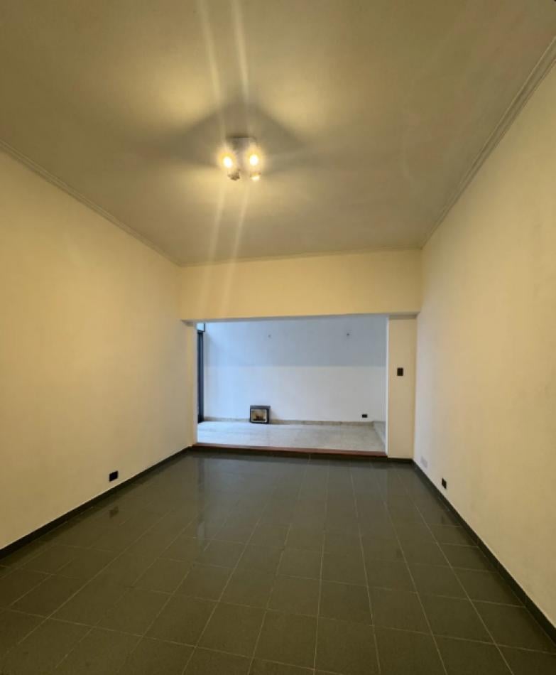 En venta Depto de 3 amb contrafrente en Las Cañitas