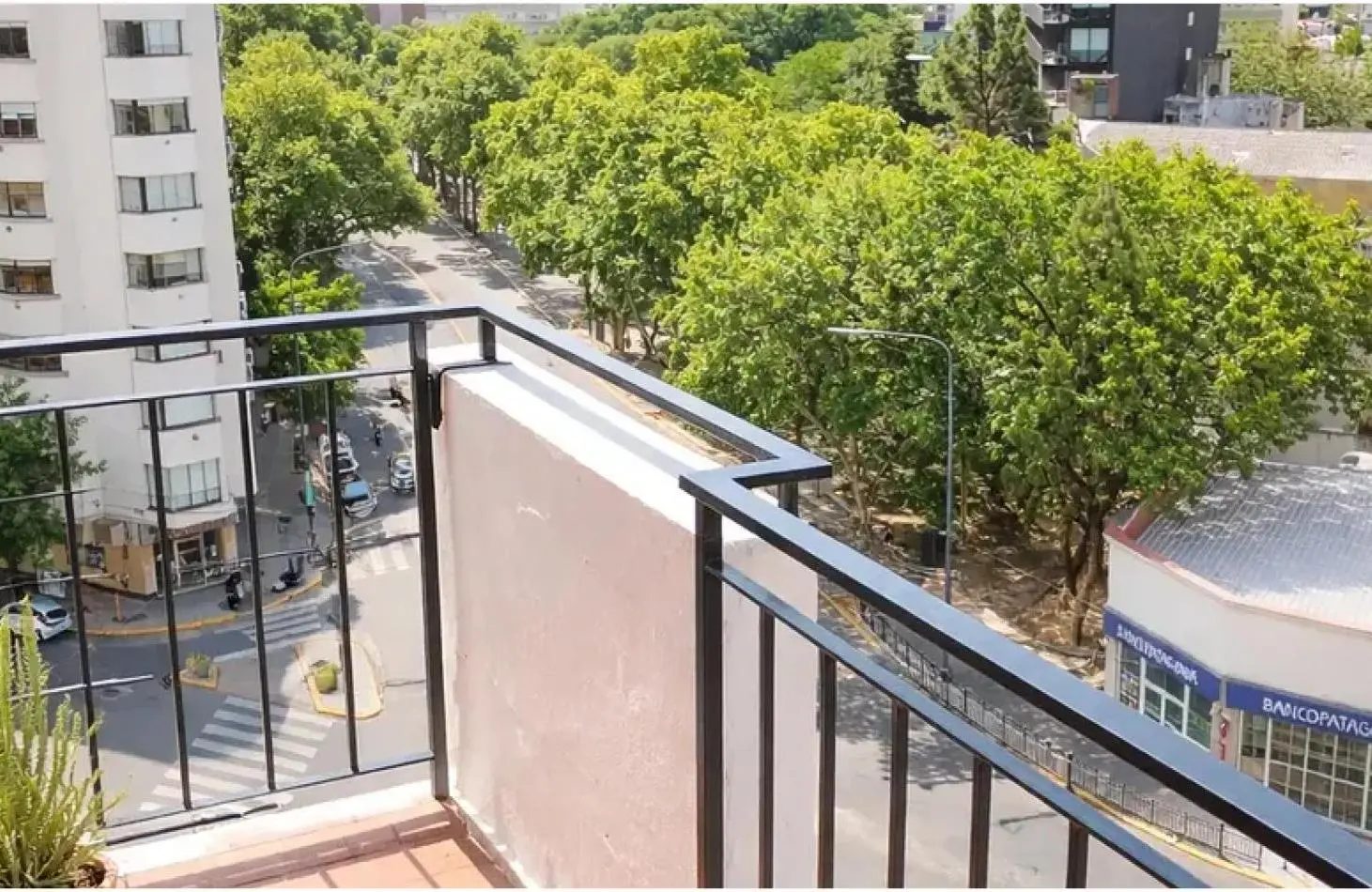 En Venta Depto de 4 amb  con dependencia  y cochera en caballito 2