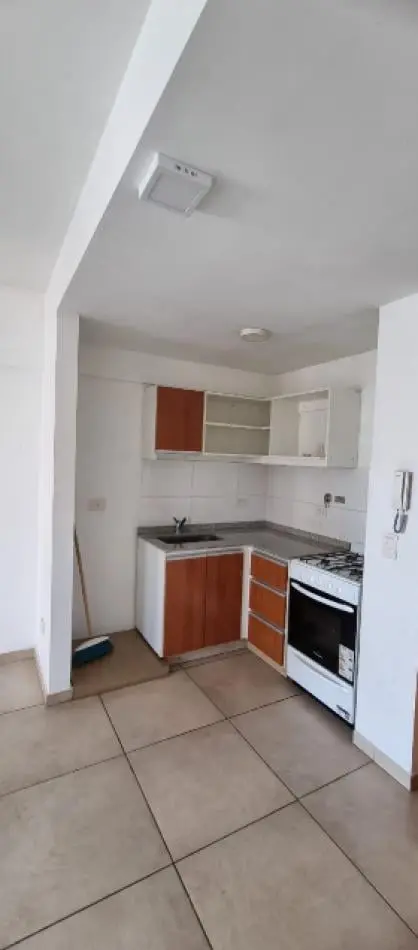 En Venta Amplio Monoambiente  con cochera y baulera en Villa Urquiza 4
