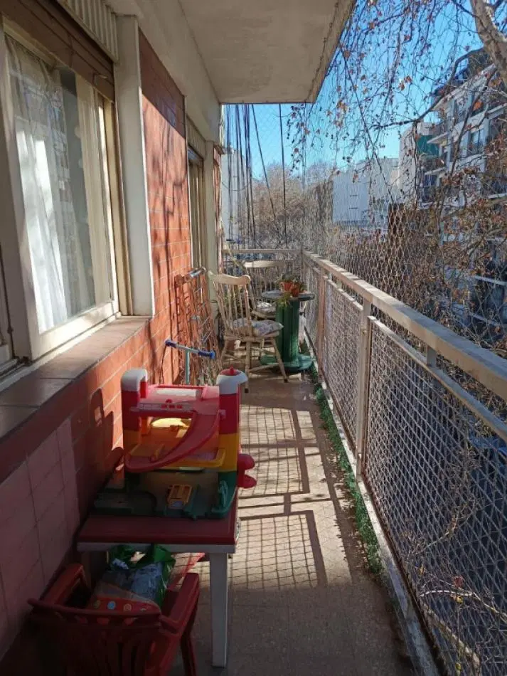 En venta depto de 5 amb con balcon al frente en Almagro 5