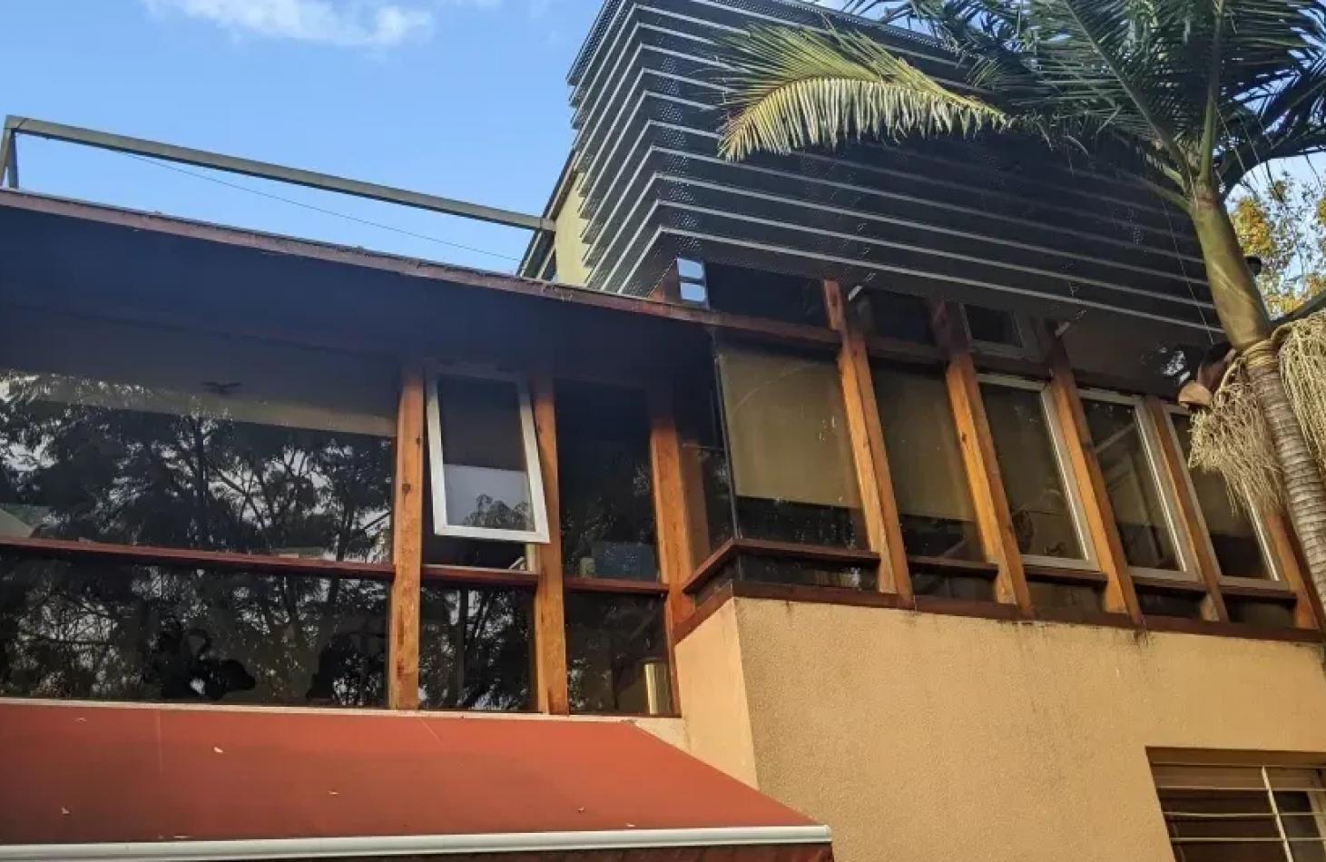 Casa en Venta 4 amb con cochera  sobre lote Propio en   Saavedra