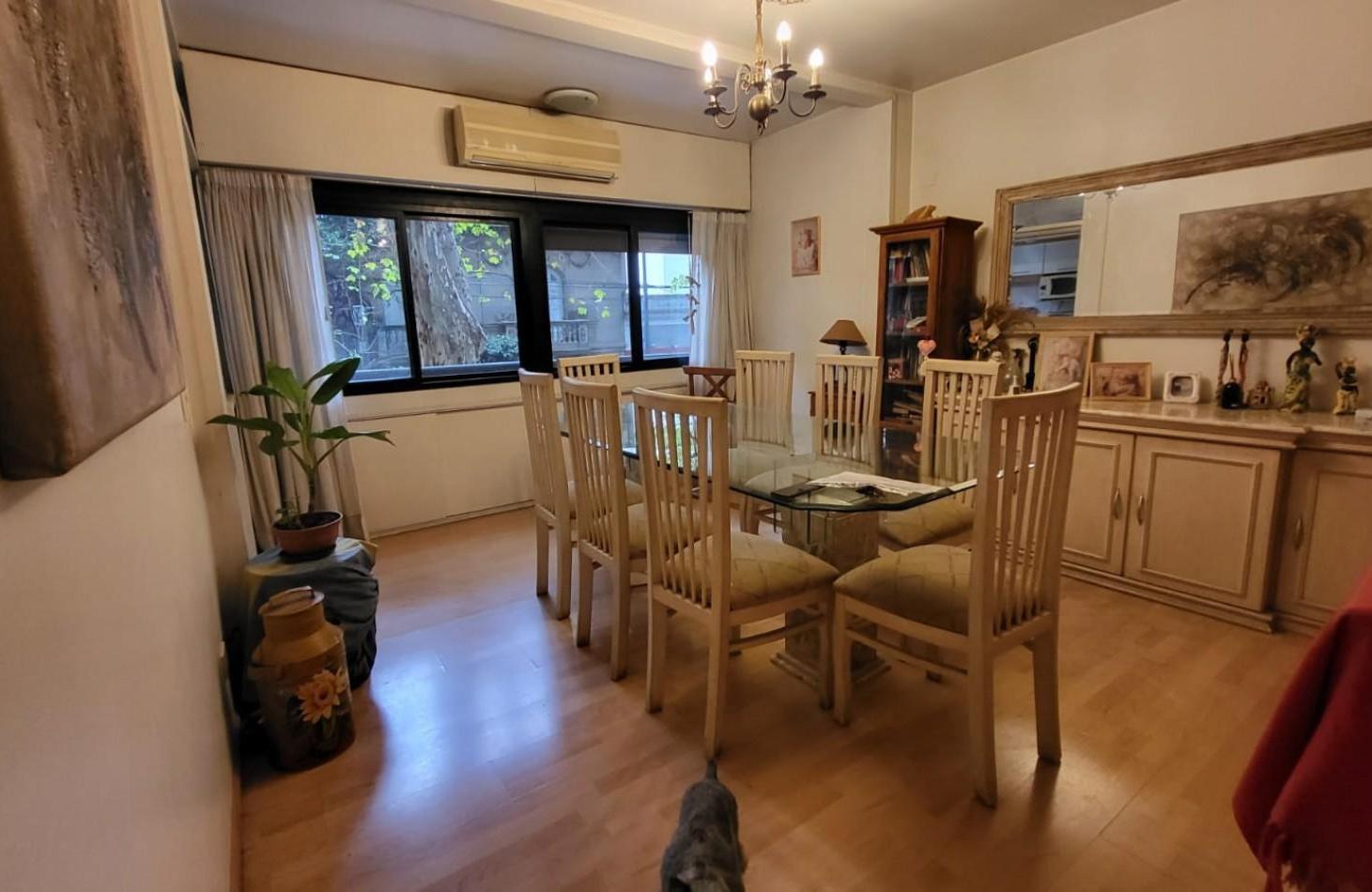 Venta semipiso 3 amb con patio en Colegiales