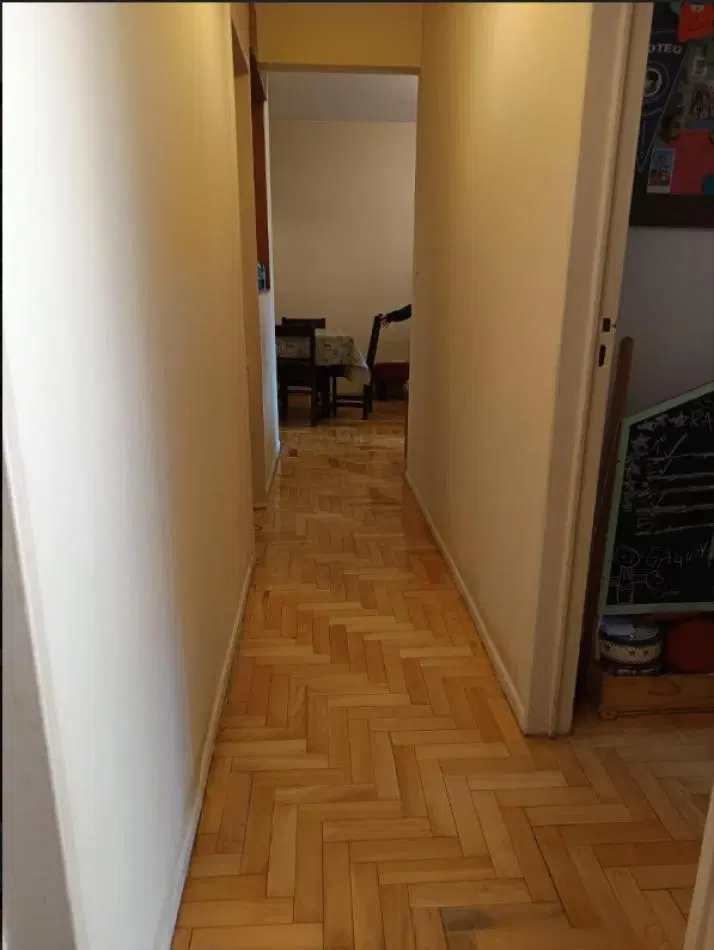 En venta depto de 5 amb con balcon al frente en Almagro 4