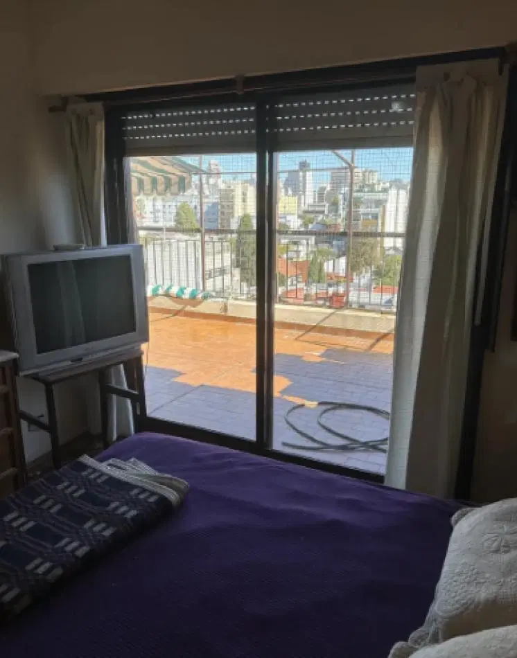 En Venta Depto de 4 amb al frente ,cochera y Baulera en Villa Crespo 5
