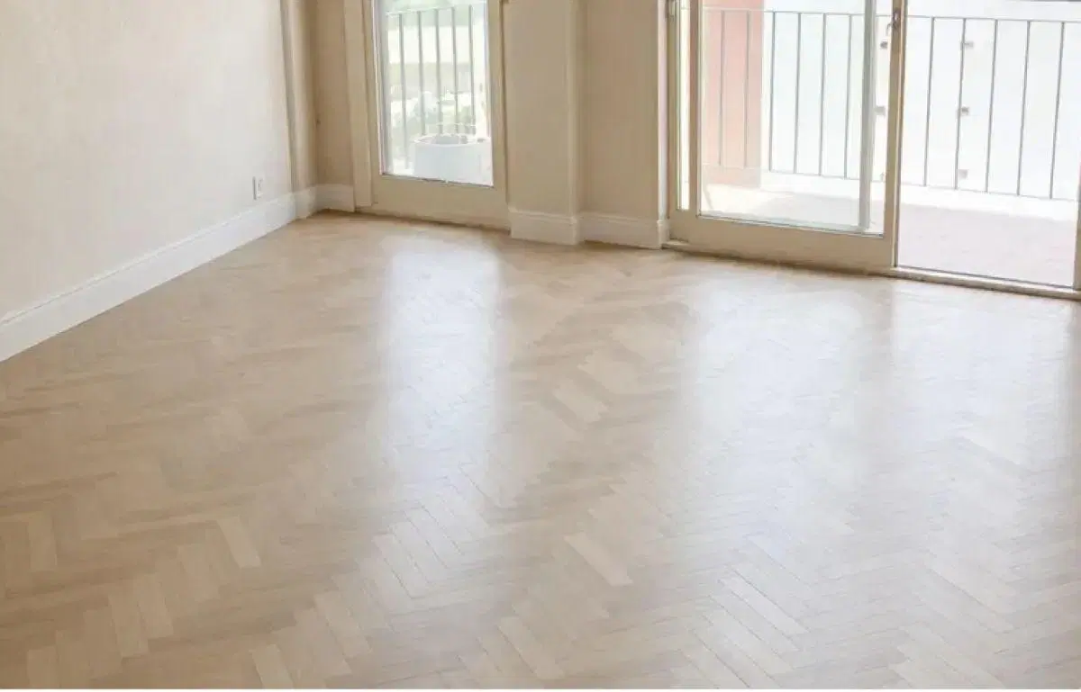 En Venta Depto de 4 amb  con dependencia  y cochera en caballito 2