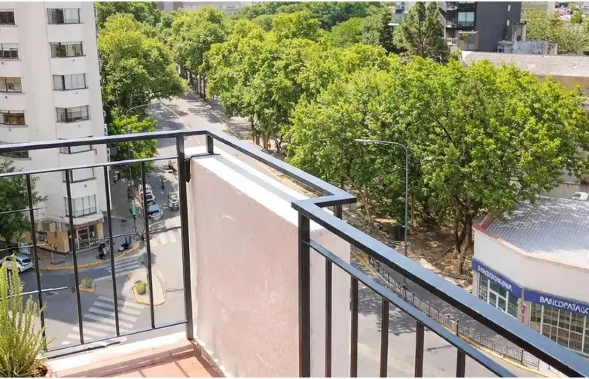 En Venta Depto de 4 amb  con dependencia  y cochera en caballito 5