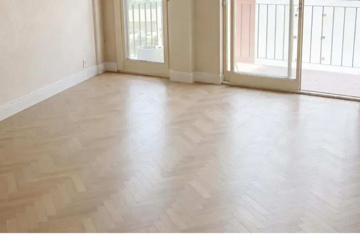 En Venta Depto de 4 amb con dependencia y cochera en caballito