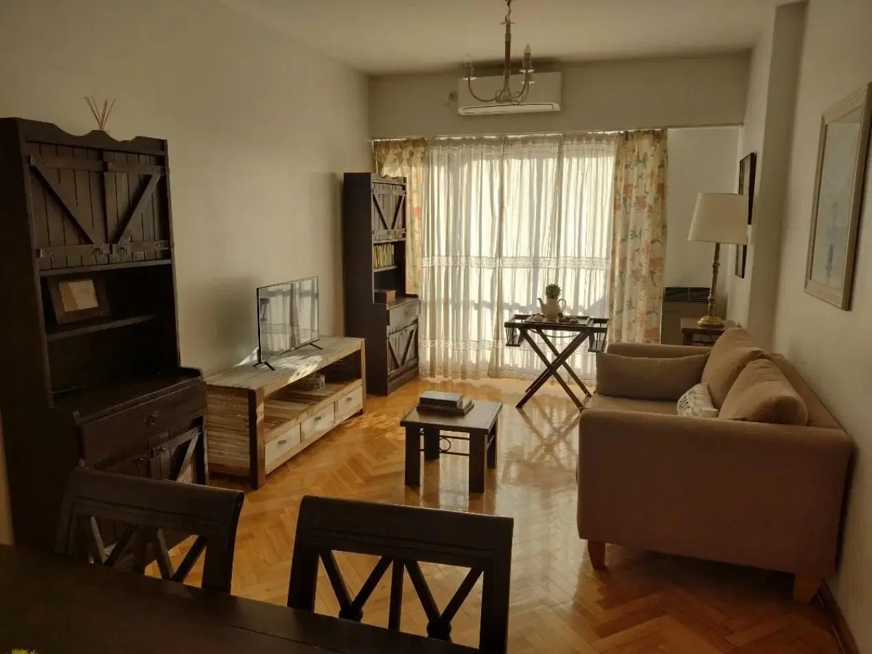 Venta departamento 4 amb con balcon en Recoleta 2