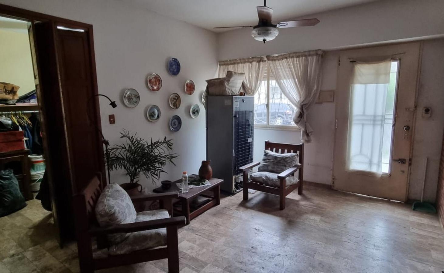 Foto de Venta ph tipo casa 4 ambientes con garage en Flores, imagen 2