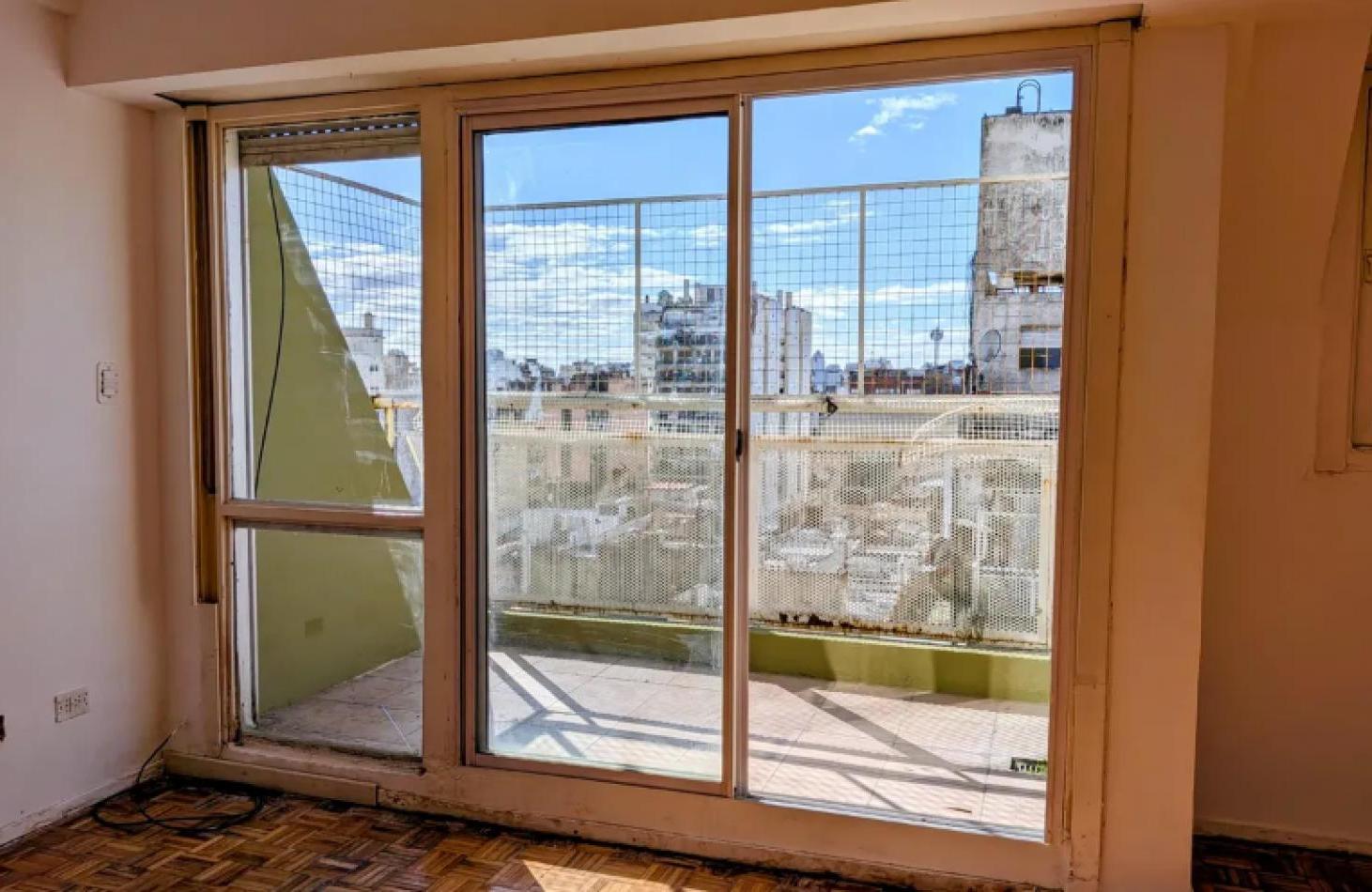 Foto de En venta Depto de 3 amb al frente con Balcon y Baulera en Balvanera, imagen 2