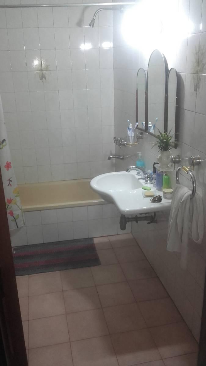 DEPARTAMENTO T/CASA AL FRENTE CON GARAGE