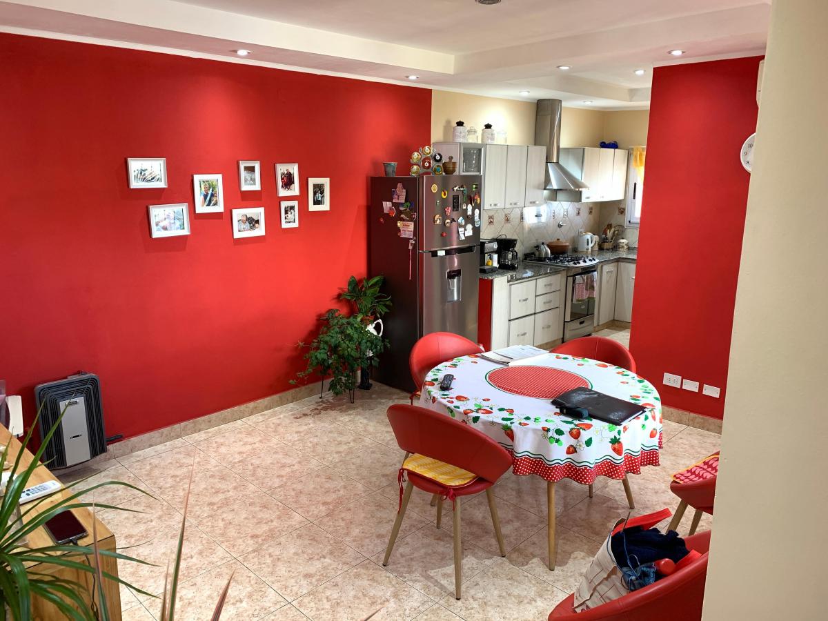 Departamento 4 Ambientes Al Frente Excelente Estado 2