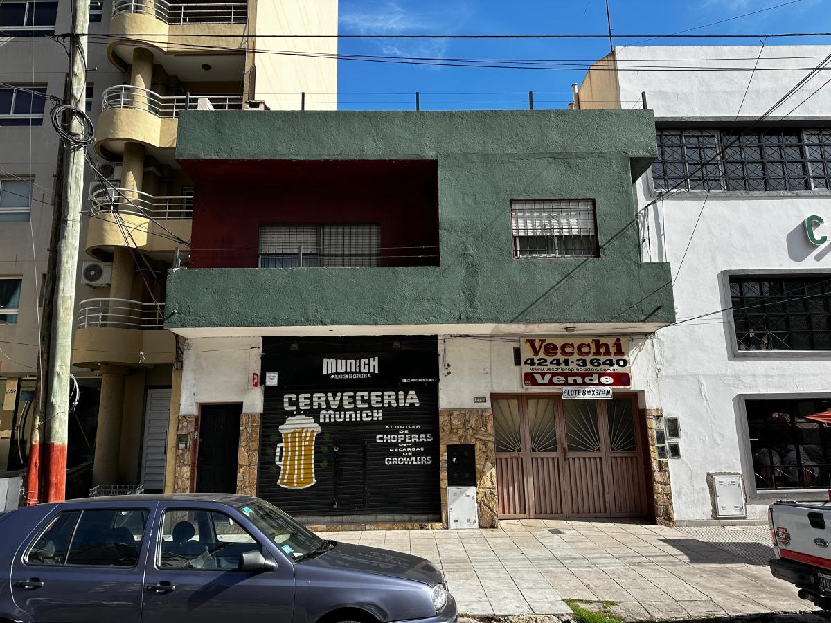 Casa Sobre Lote Propio de 8,66 X 37,65 con Local Comercial y Departamento 1
