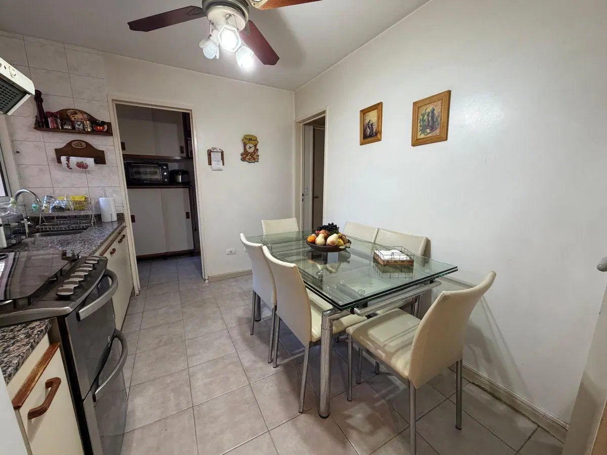 DEPARTAMENTO PISO 4 AMBIENTES CON COCHERA Y DEPENDENCIA 4